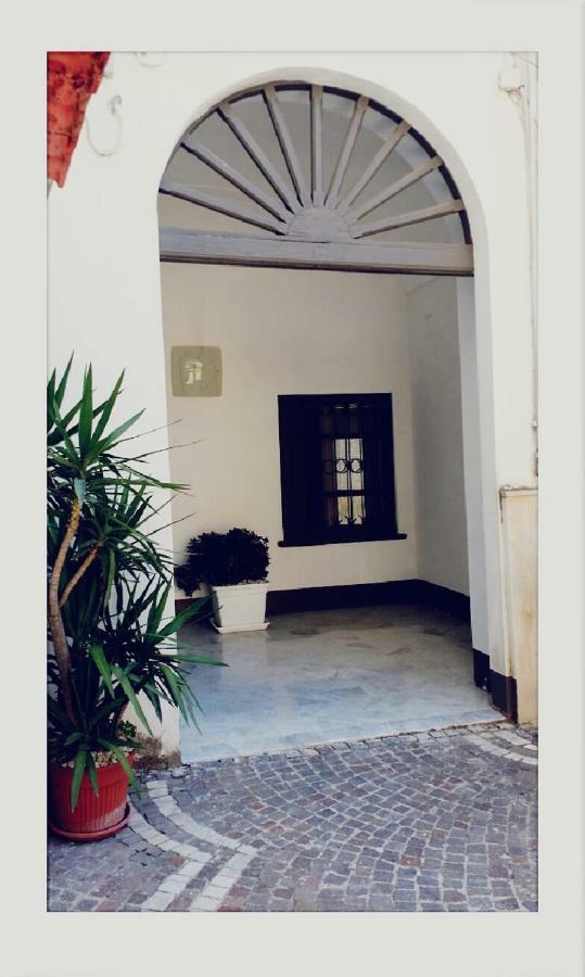 Il Volo Del Gabbiano Apartment Napoli Bagian luar foto